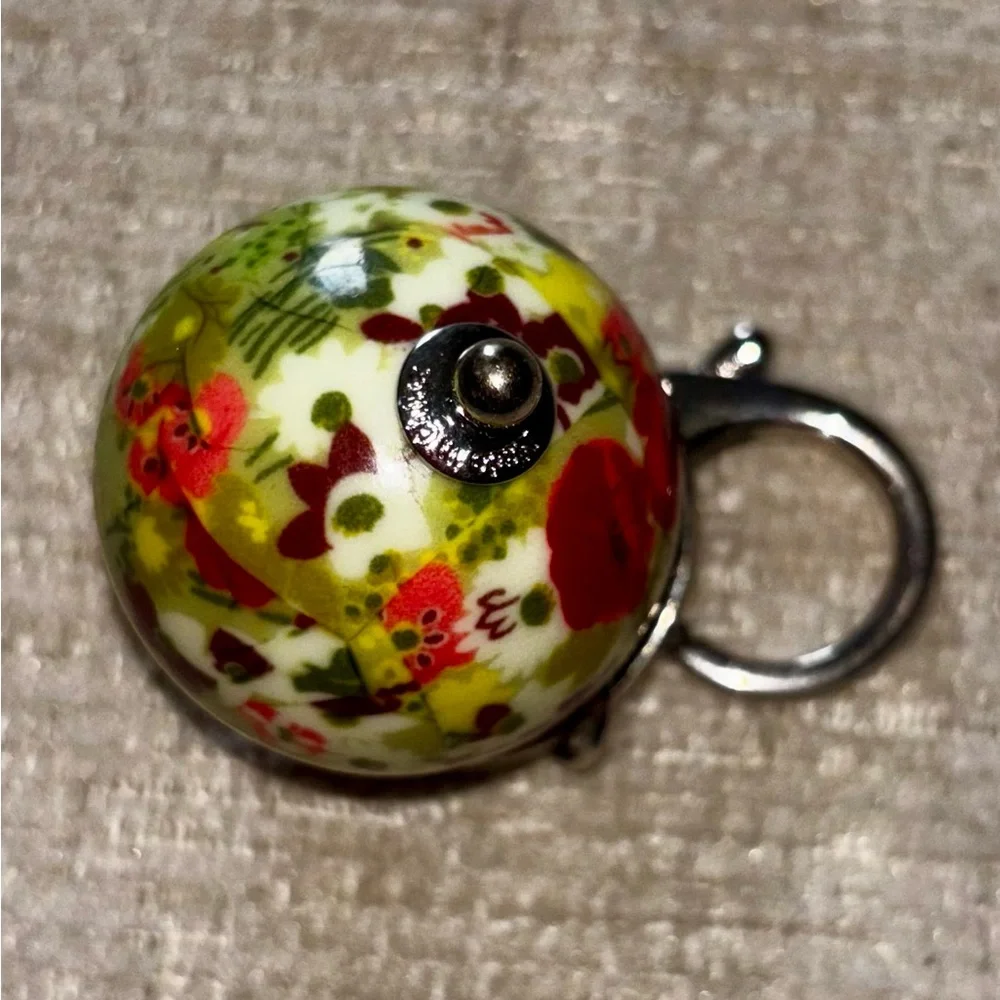 Vera Bradley Floral Ball Keychain Charm Green Red Key Ring Clip Marble Flowers
